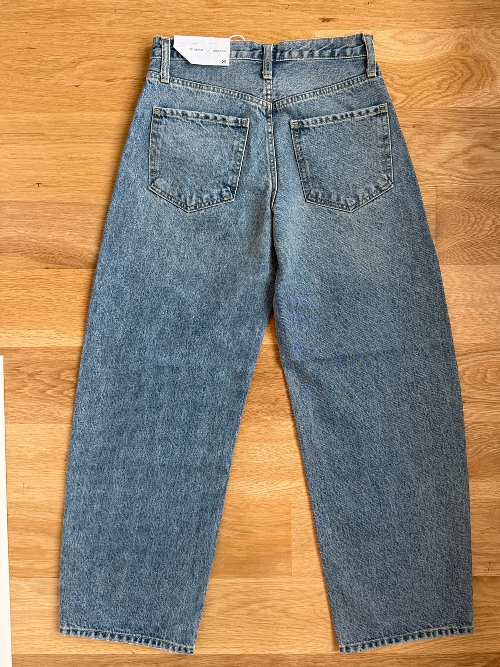 Just Black Classic Barrel Leg Jean - size 25 - NWT - Picture 4 of 4
